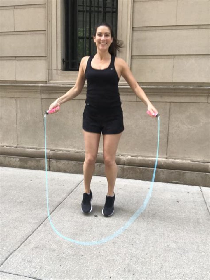 Does jump rope bulk legs?