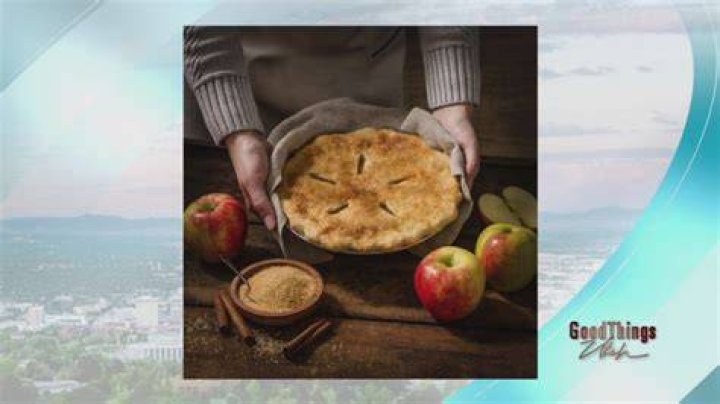 Does Kneaders have apple pie?