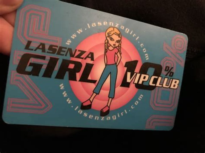 Does La Senza Girl still exist?
