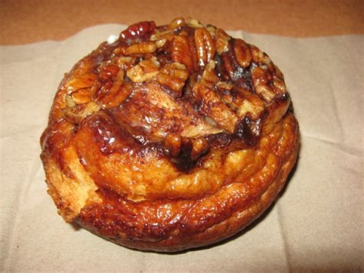 Does Panera Bread have pecan rolls?