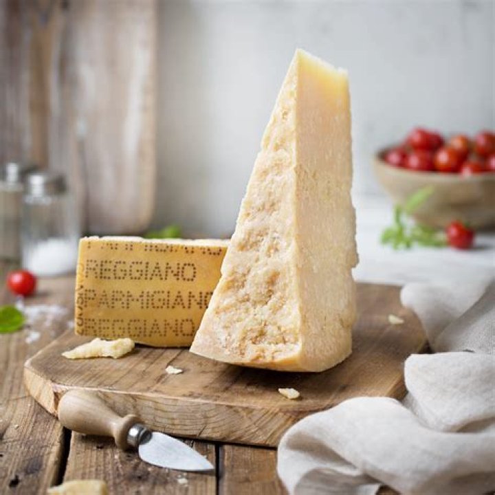 Does Parmesan reggiano need to be refrigerated?