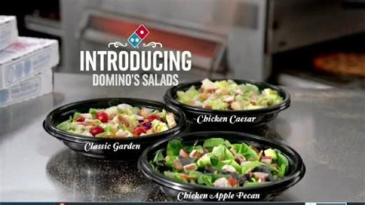 Does Pizza Hut have chicken salad?