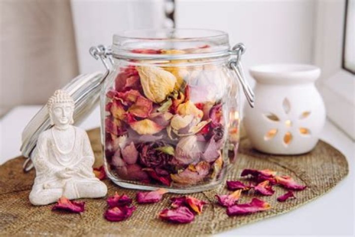 Does potpourri go bad?