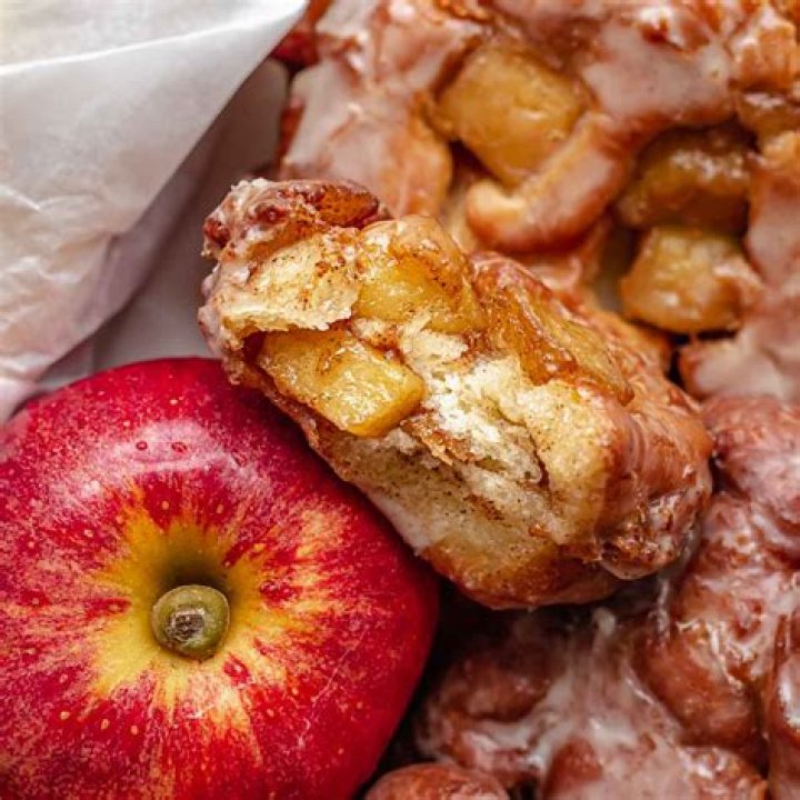 Does Publix have apple fritters?