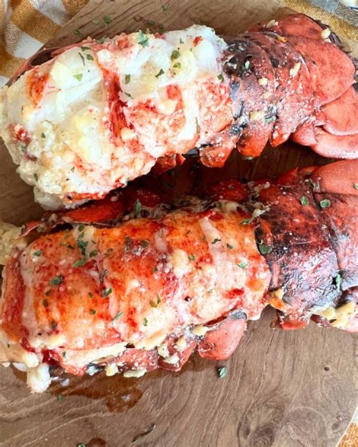Does Red Lobster cook with alcohol?