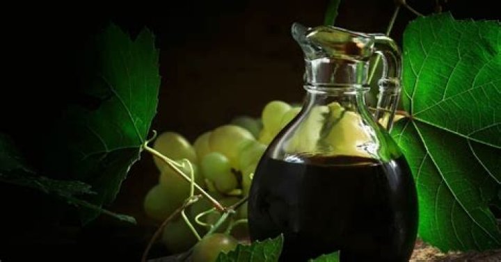 Does red wine vinegar go bad?
