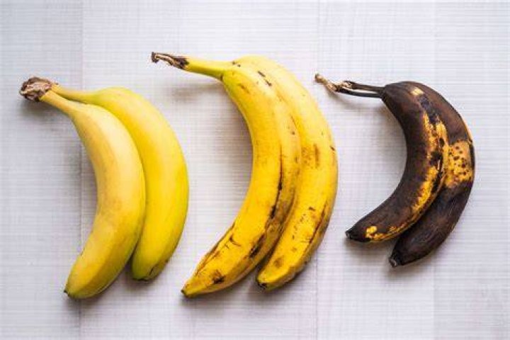 Does separating bananas slow the ripening?