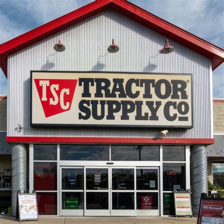 Does Tractor Supply have free pallets?