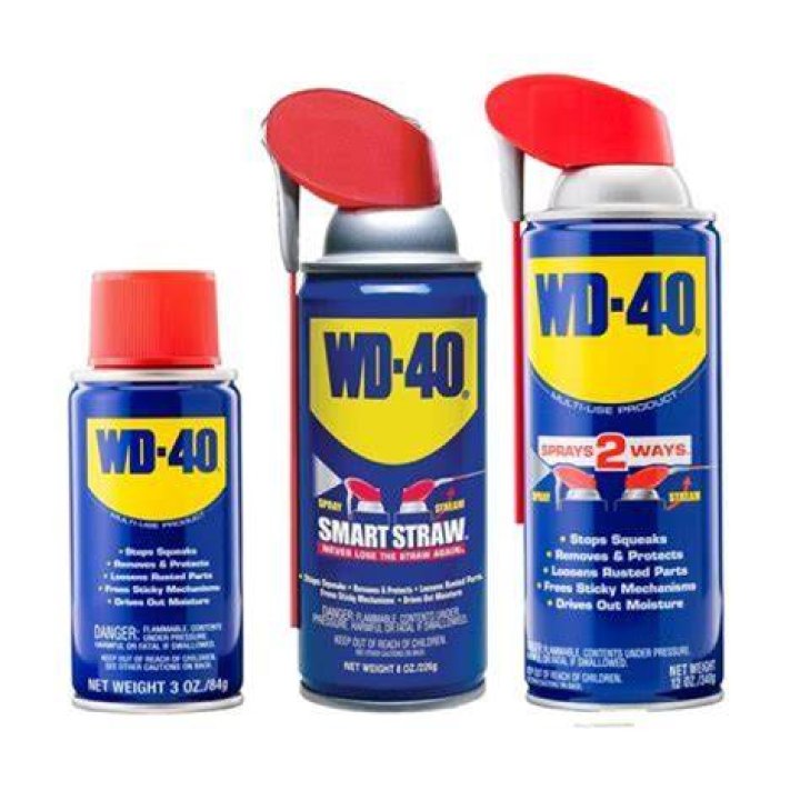 Does WD40 swell rubber?