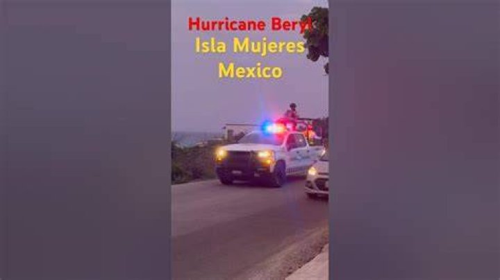 Has a hurricane ever hit Isla Mujeres?