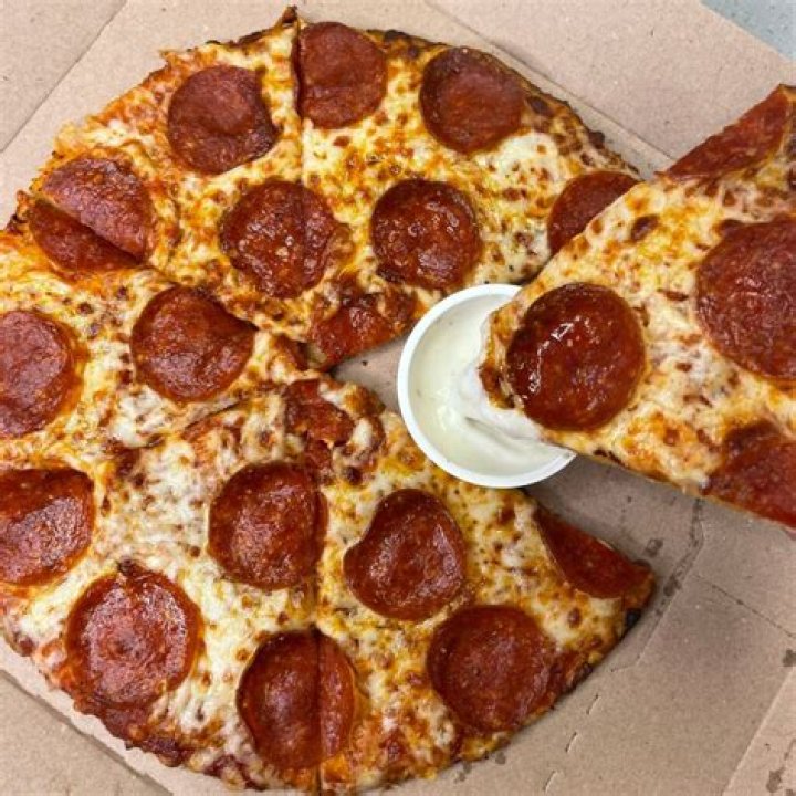 How big is a 10 inch pizza from Dominos?