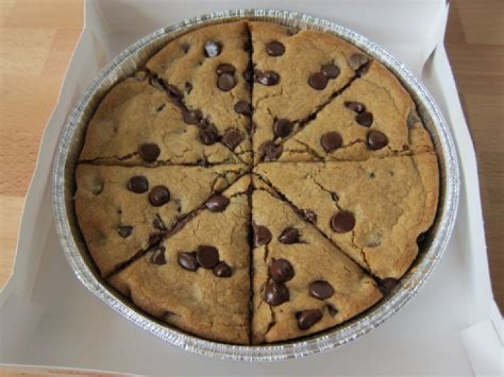 How big is Pizza Hut’s ultimate chocolate chip cookie?