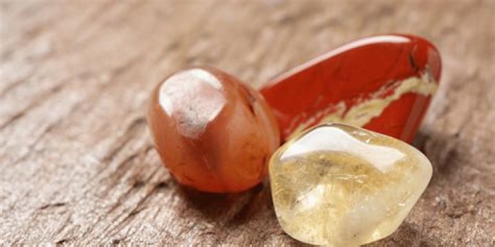 How can you tell if Jade is valuable?
