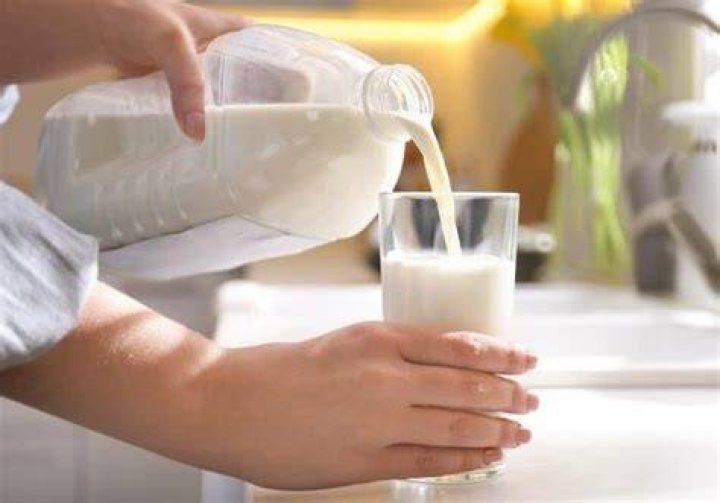 How can you tell if raw milk has gone bad?
