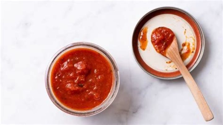 How can you tell if tomato sauce is bad?