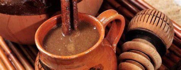 How did the Mayans make hot chocolate?