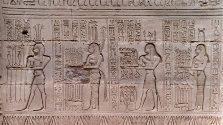 How do Egyptians say milk?