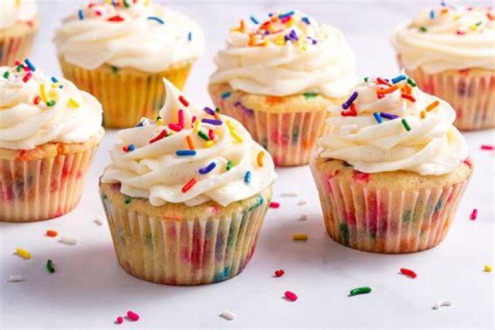 How do I sell cupcakes at home?