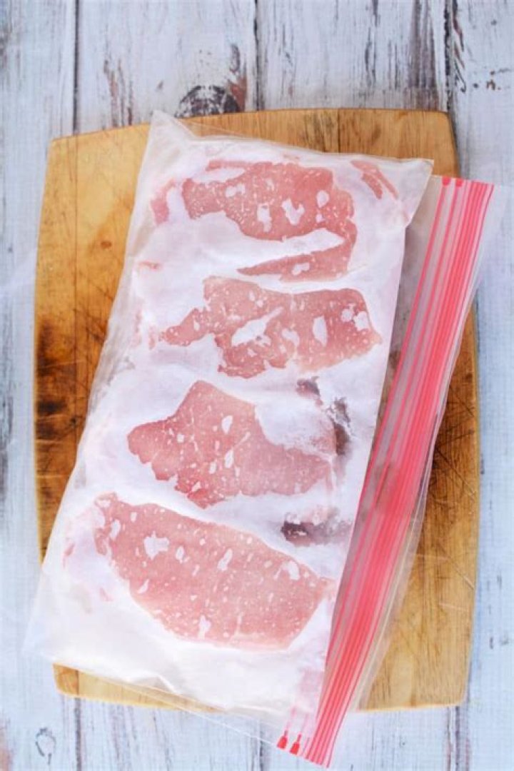 How do you cook frozen pork chops on the stove?