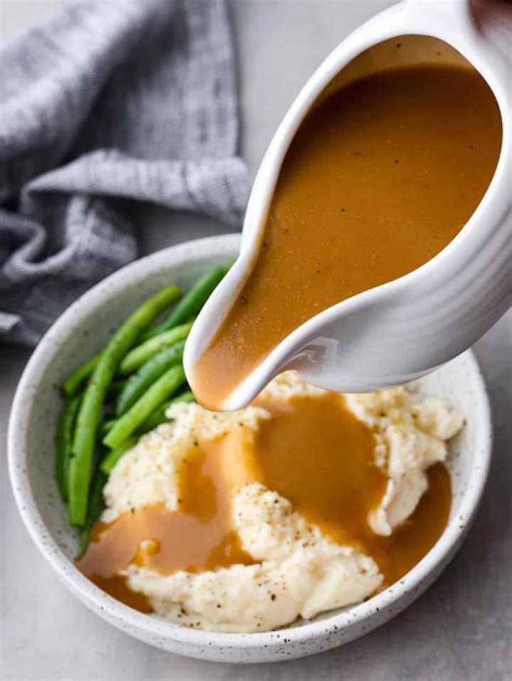 How do you dr up brown gravy?