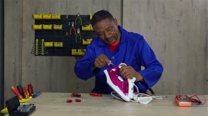 How do you fix an iron that won’t heat up?