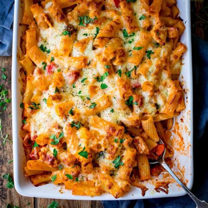How do you know when pasta bake is cooked?