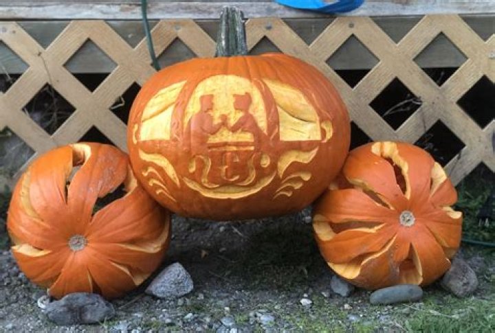 How do you make a Cinderella pumpkin?