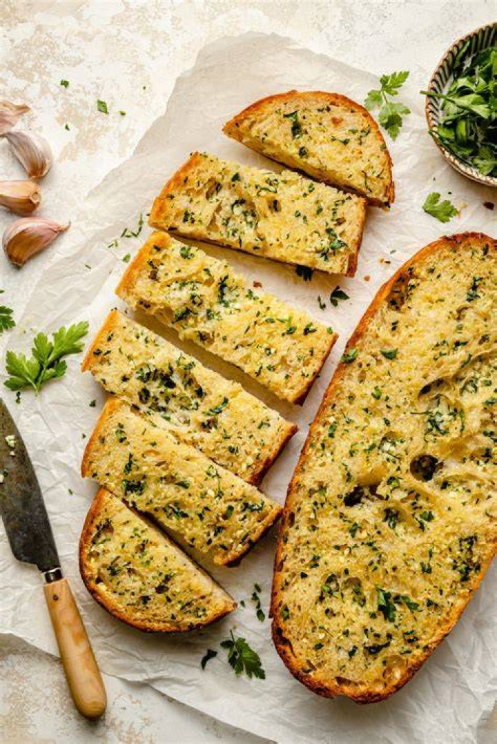 How do you make Aldi garlic bread?