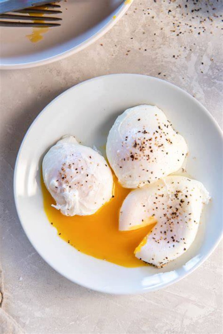 How do you poach an egg like a restaurant?