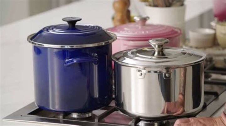 How do you pronounce Le Creuset?