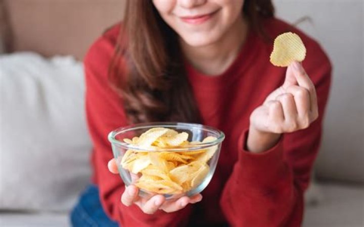 How do you properly eat potato chips?