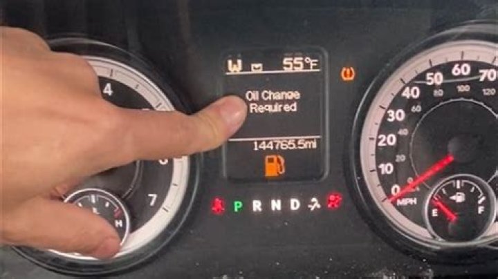 How do you reset the oil light on a 2007 Jeep Grand Cherokee?