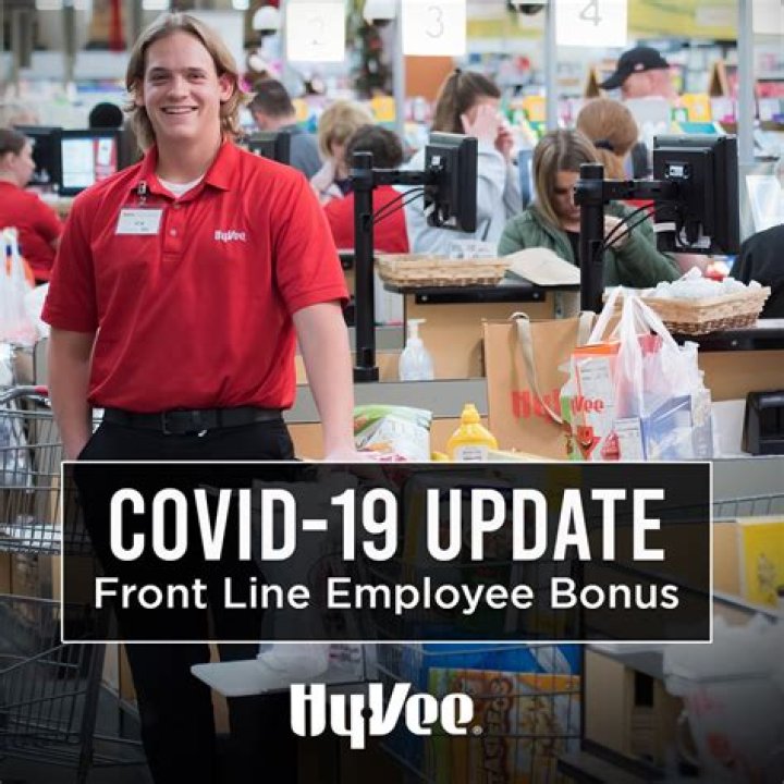 How does Hy-Vee treat their employees?