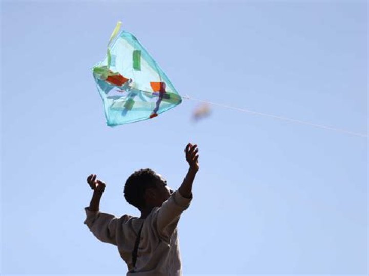 How is kite fighting important to the Afghan culture?