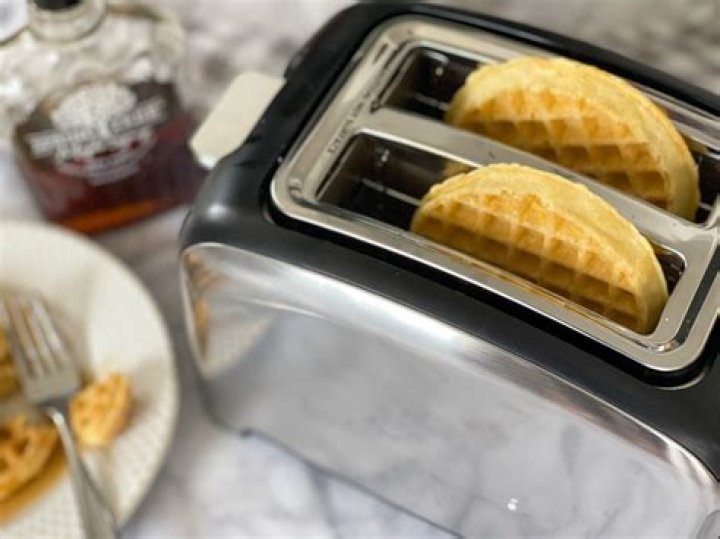 How long do you put waffles in the toaster?