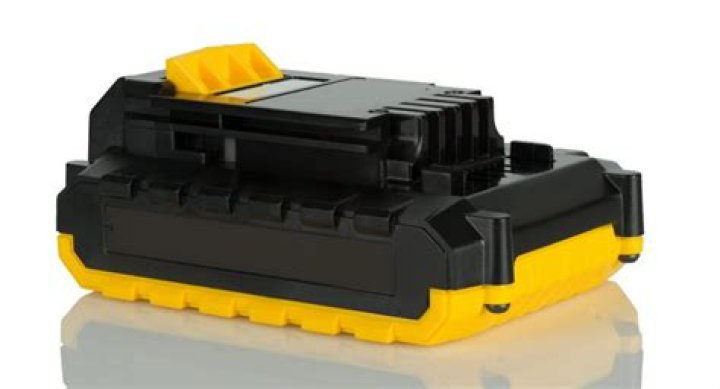 How long does a Dewalt 20V battery last?