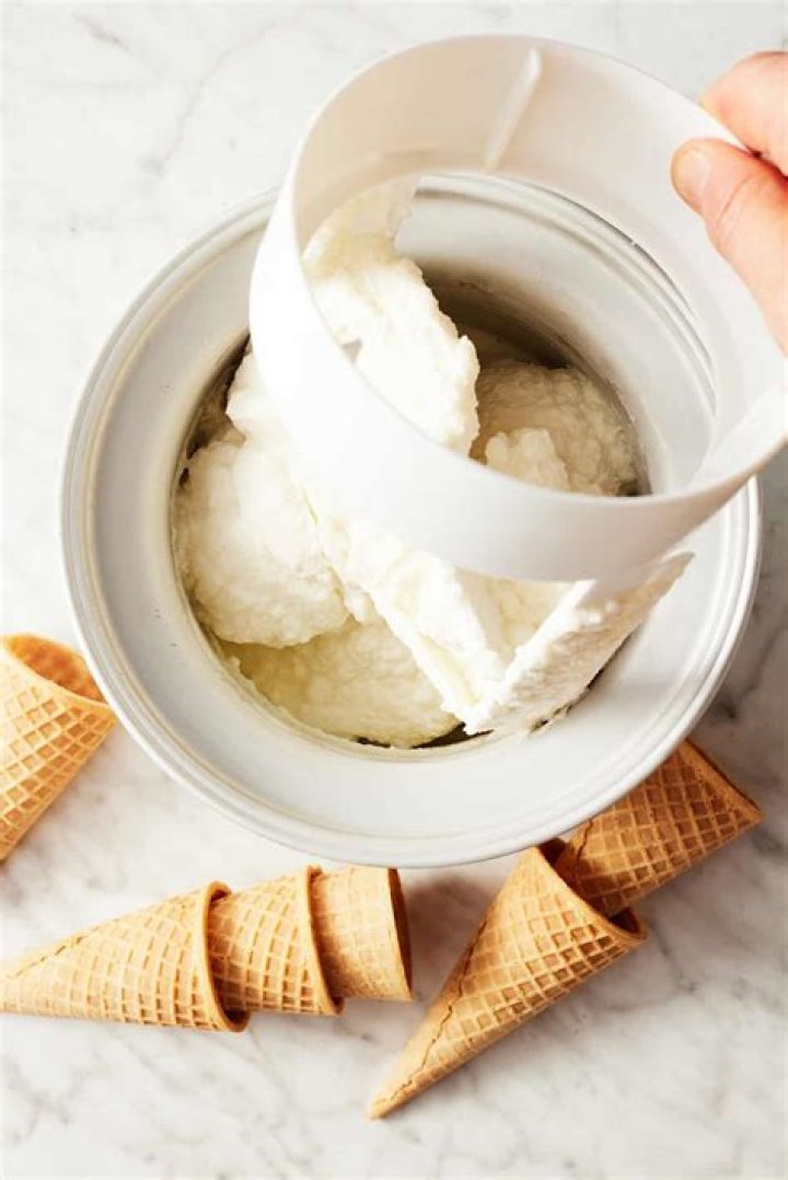 How long does it take to make ice cream in an ice cream maker?