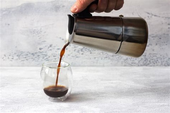 How long does it take to percolate 30 cups of coffee?