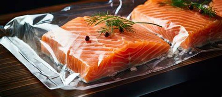 How long does smoked salmon vacuum sealed last?