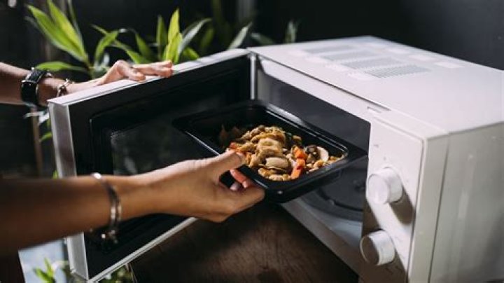 How long should a microwave last?