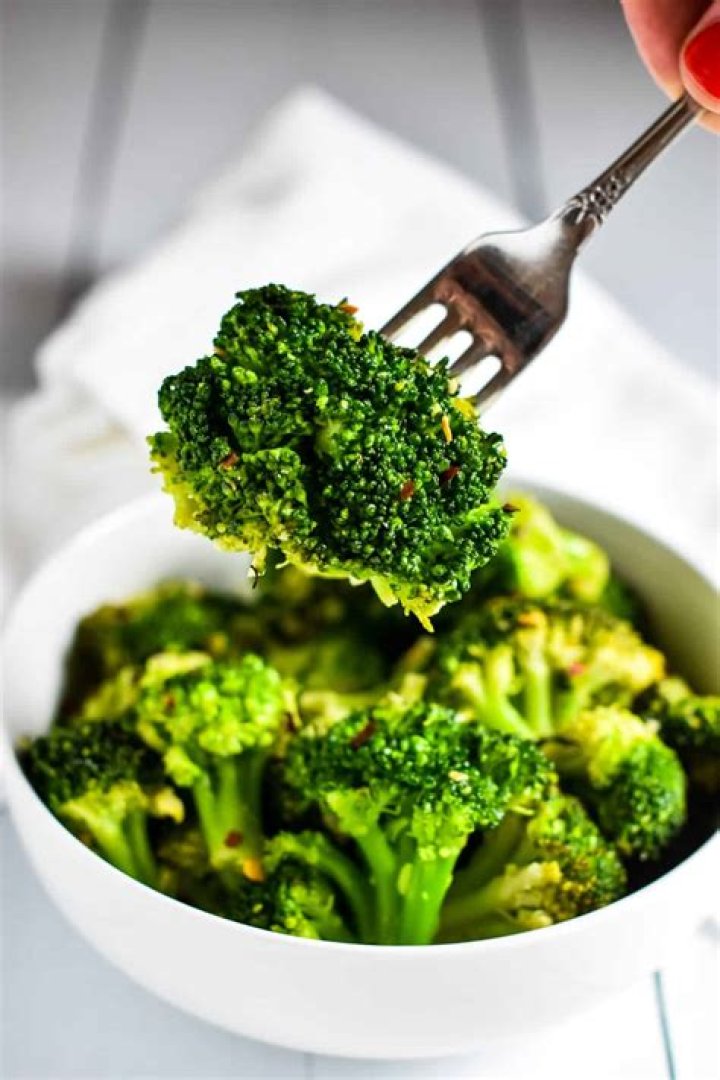 How long should I cook frozen broccoli?