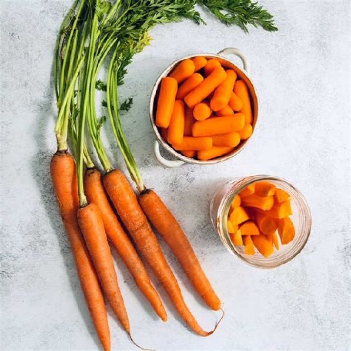 How long will carrots keep in refrigerator?