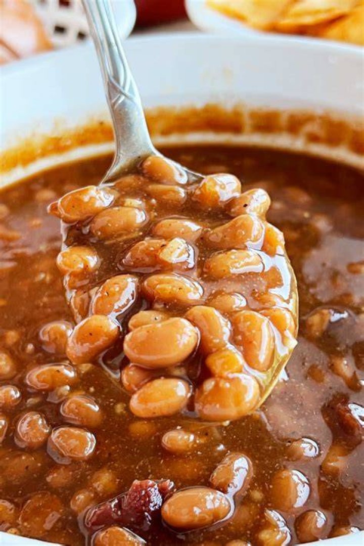 How many beans are in an average can of baked beans?