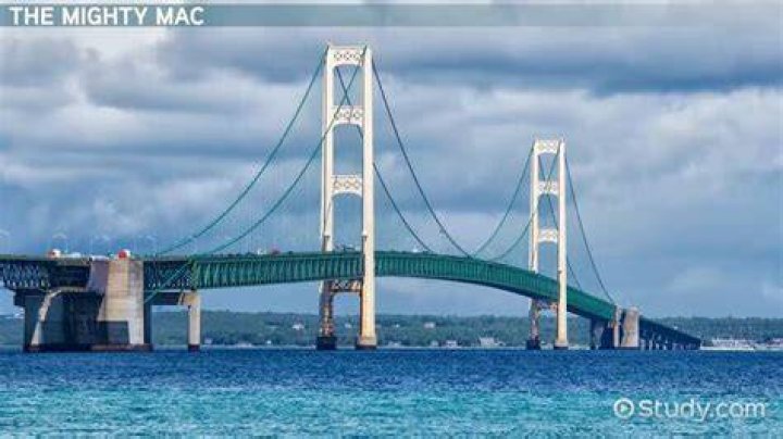 How many bodies are in the Mackinac Bridge?