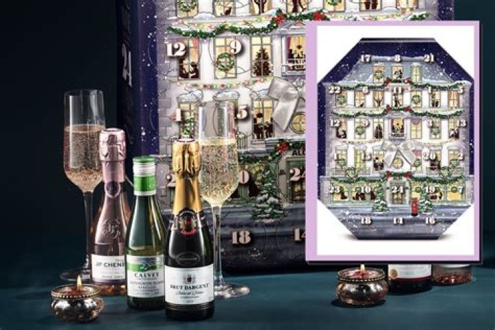 How many bottles of wine are in Aldi advent calendar?