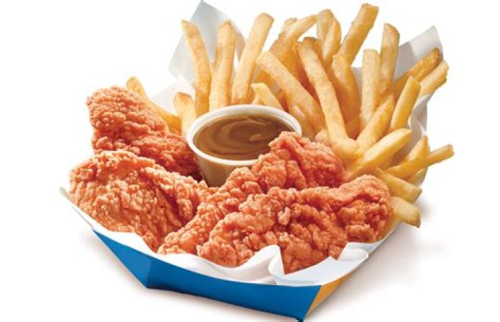 How many calories are in a 4 piece chicken strip basket from Dairy Queen?