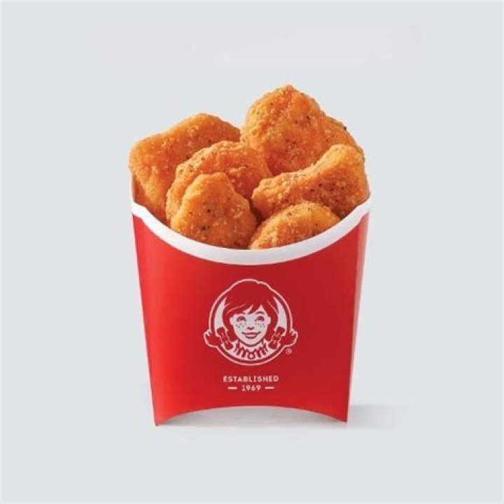 How many calories are in a 6 piece spicy chicken nuggets from Wendy’s?