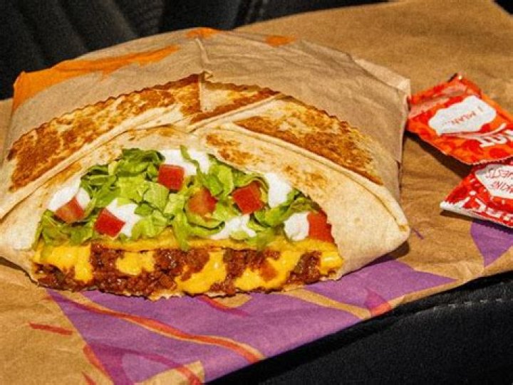 How many calories are in a Crunchwrap Supreme without meat?