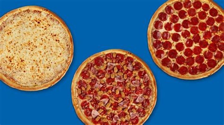 How many calories are in a Sam’s Club 3 meat pizza?