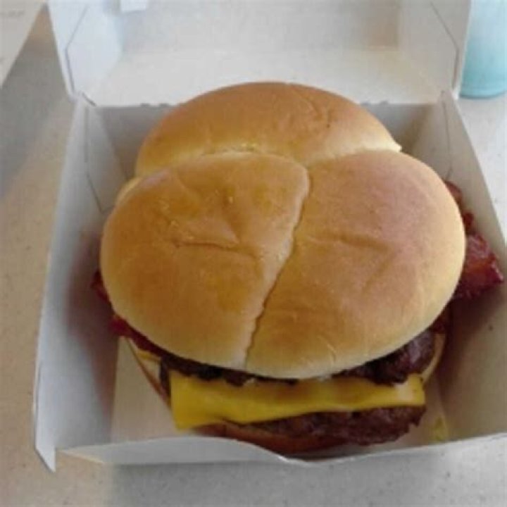 How many calories are in a Son of Baconator combo?